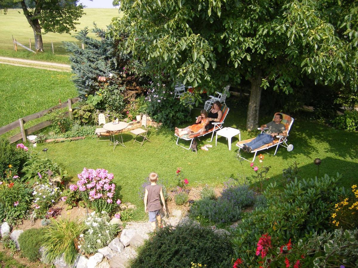 Ferienwohnungen Frick Möggers Exteriör bild